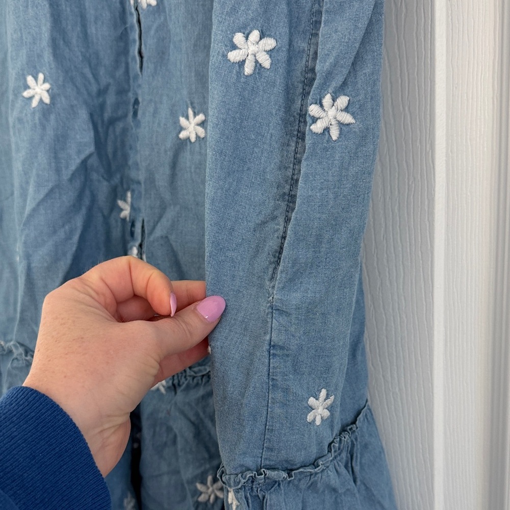 Blue Denim Dress with White Floral Embroidery - Picture 4 of 6